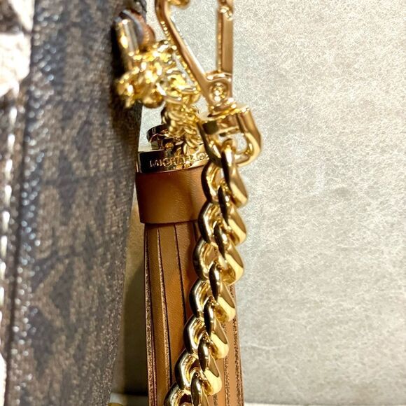 NWT Michael Kors Crossbody Bag Camera Bag Logo Print Canvas Leather Acc… - Picture 8 of 15